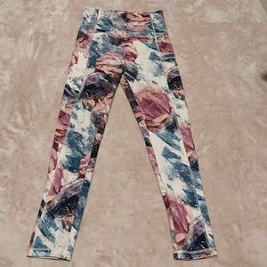 Marika 22'' Sand Marbled Floral Evelyn Crop Leggings Small